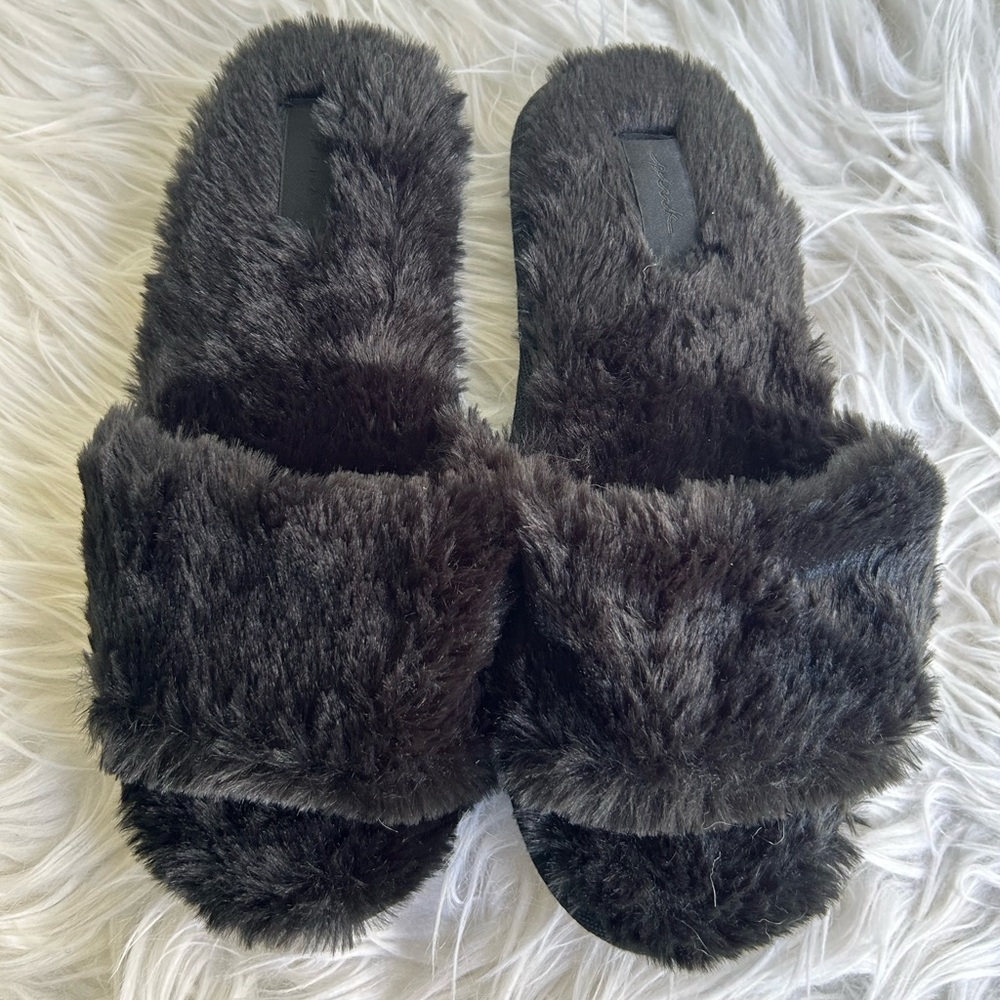 VS PINK Slippers
